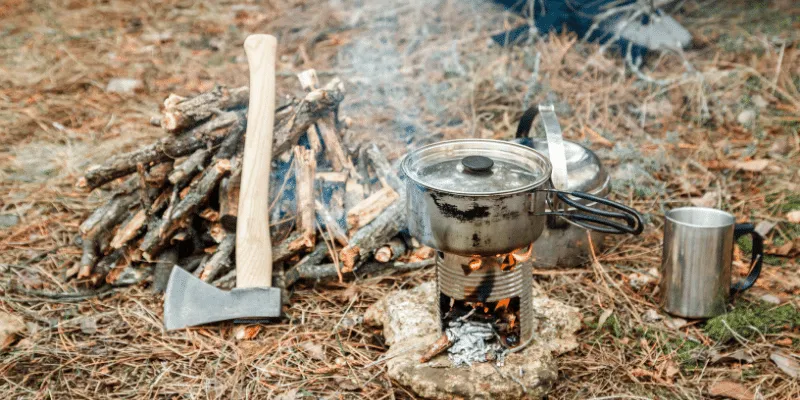 Survival Resources > Suspending Pots Over A Fire