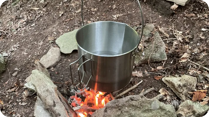 https://sursto.b-cdn.net/wp-content/uploads/2023/08/Bushcraft-Pot.png