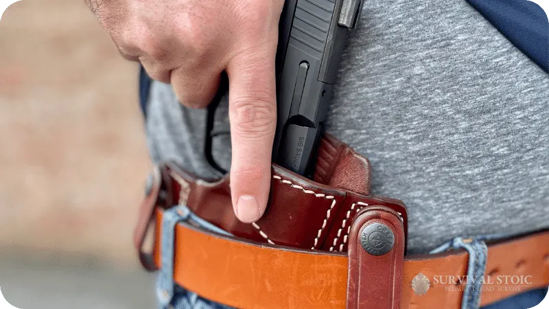 The author wearing the Craft Lynx holster and the Sig P365