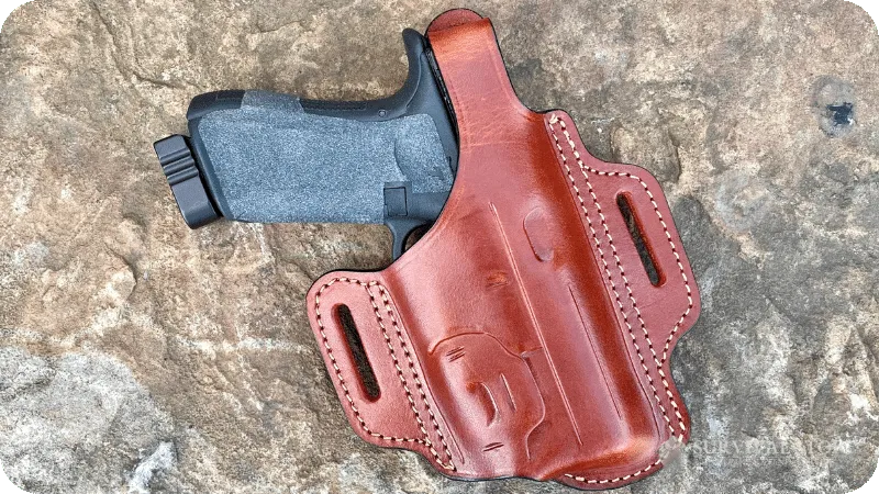 Jason showing the Falco Pancake holster and a Glock 17